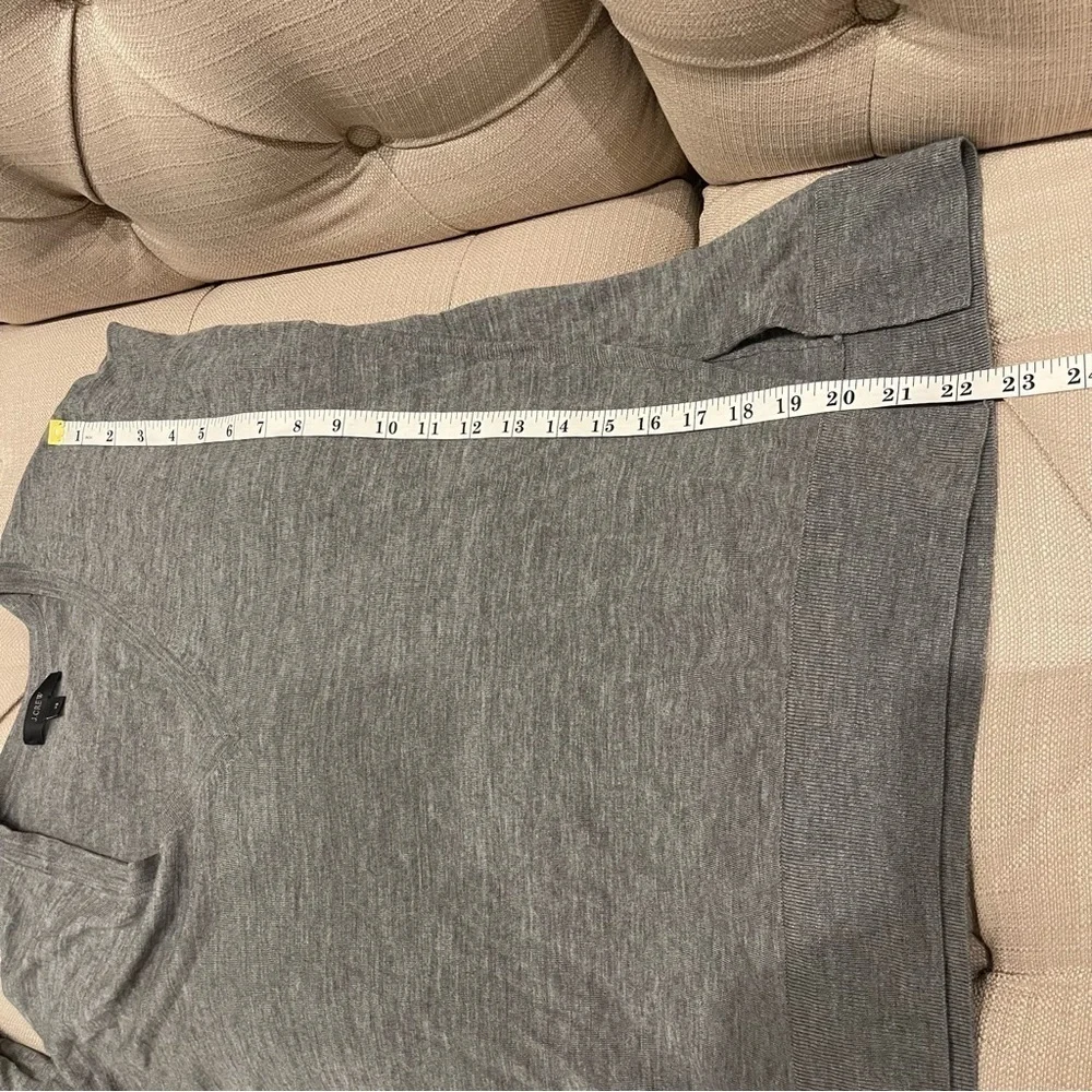 BB:  J. Crew Sweater Women’s XS Merino Wool V-neck Knit Top Gray 3/4 Sleeve